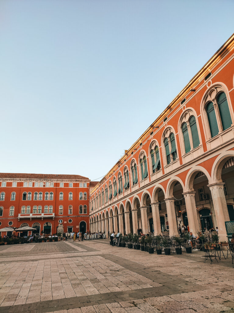 trg republike square split
