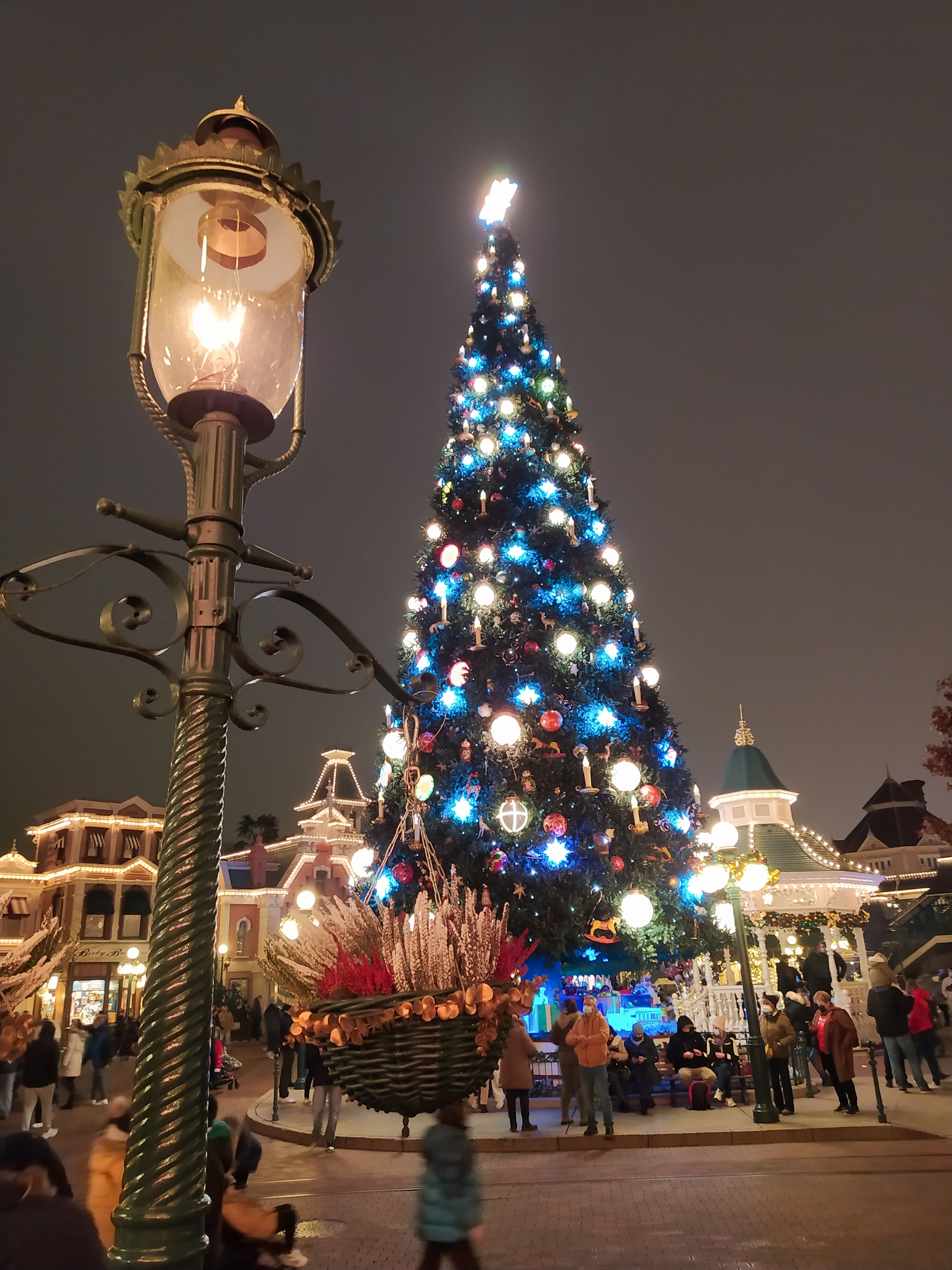 disneyland paris christmas