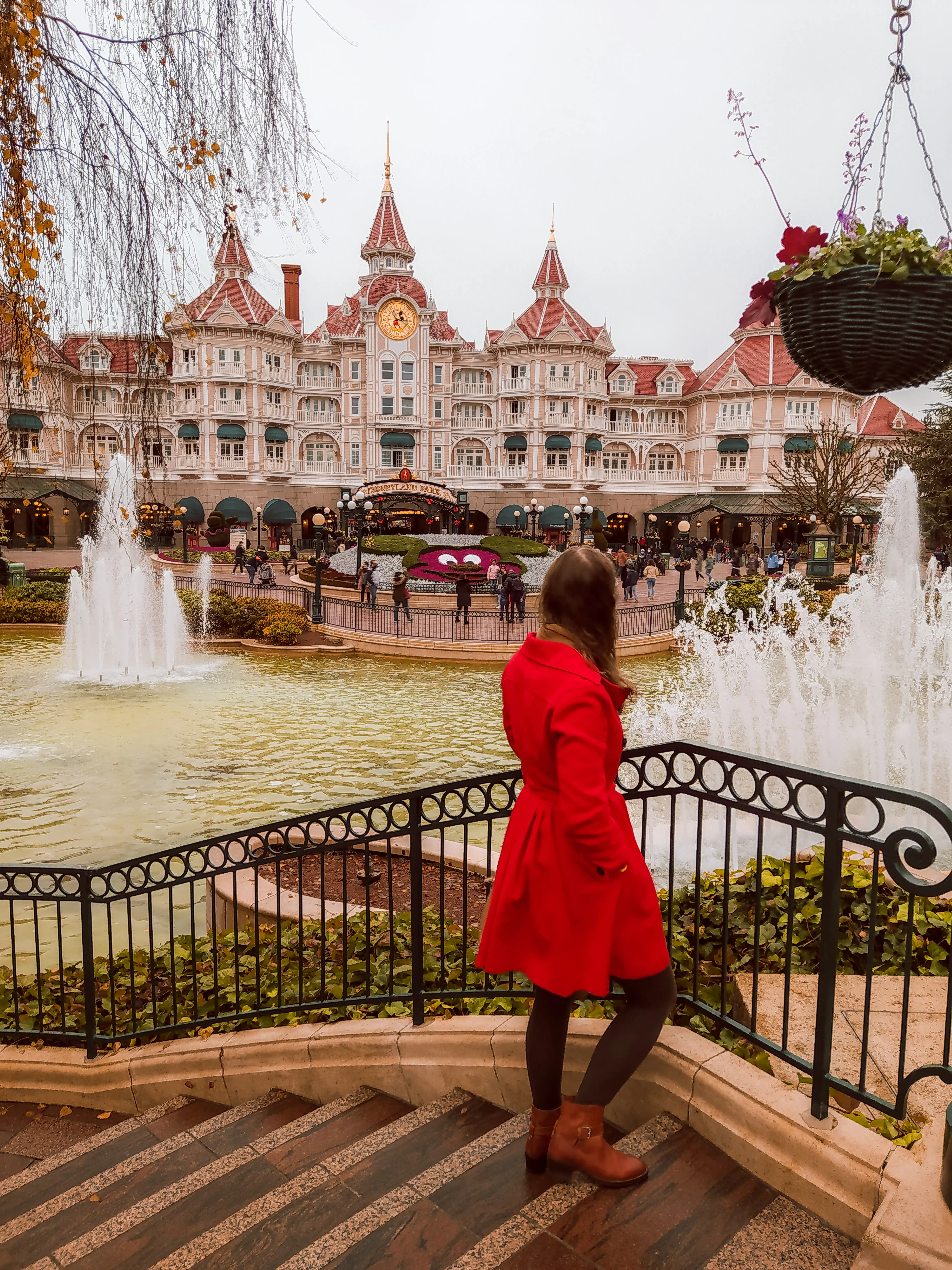 disney hotel at disneyland paris